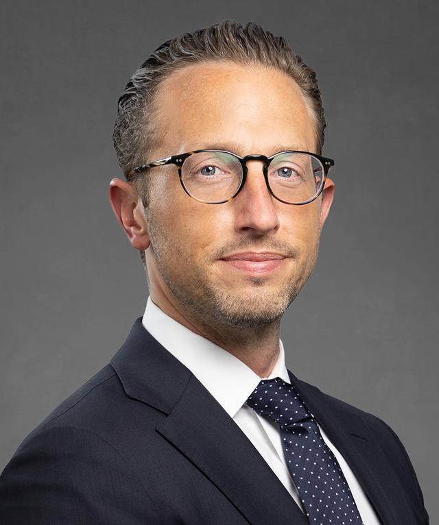 Eric Schwitzer Headshot